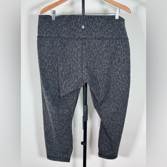 NWOT Lululemon Wunder Under High-Rise Crop 23" *Full-On Luxtreme Leopard Camo - Picture 5 of 5